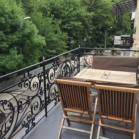 R And B Hotel Borjomi Luaran gambar