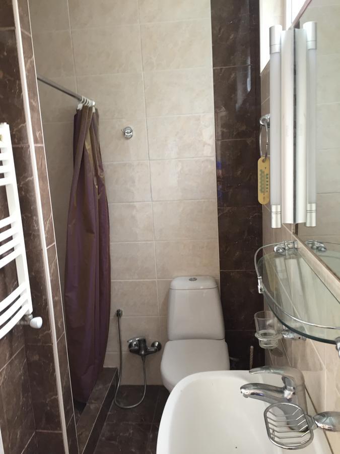 R And B Hotel Borjomi Luaran gambar