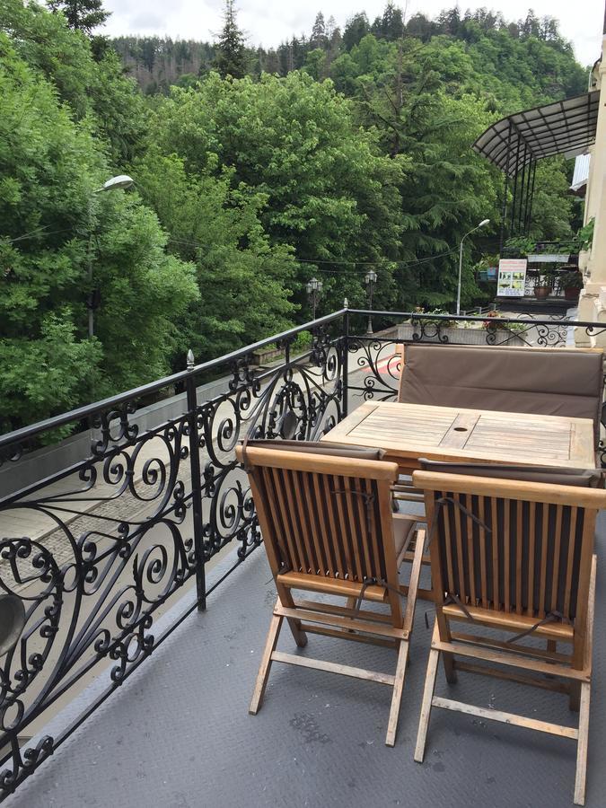 R And B Hotel Borjomi Luaran gambar