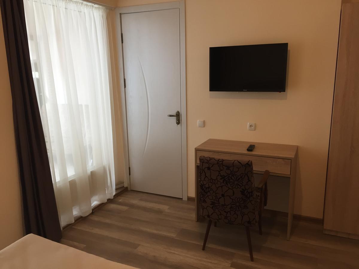 R And B Hotel Borjomi Luaran gambar